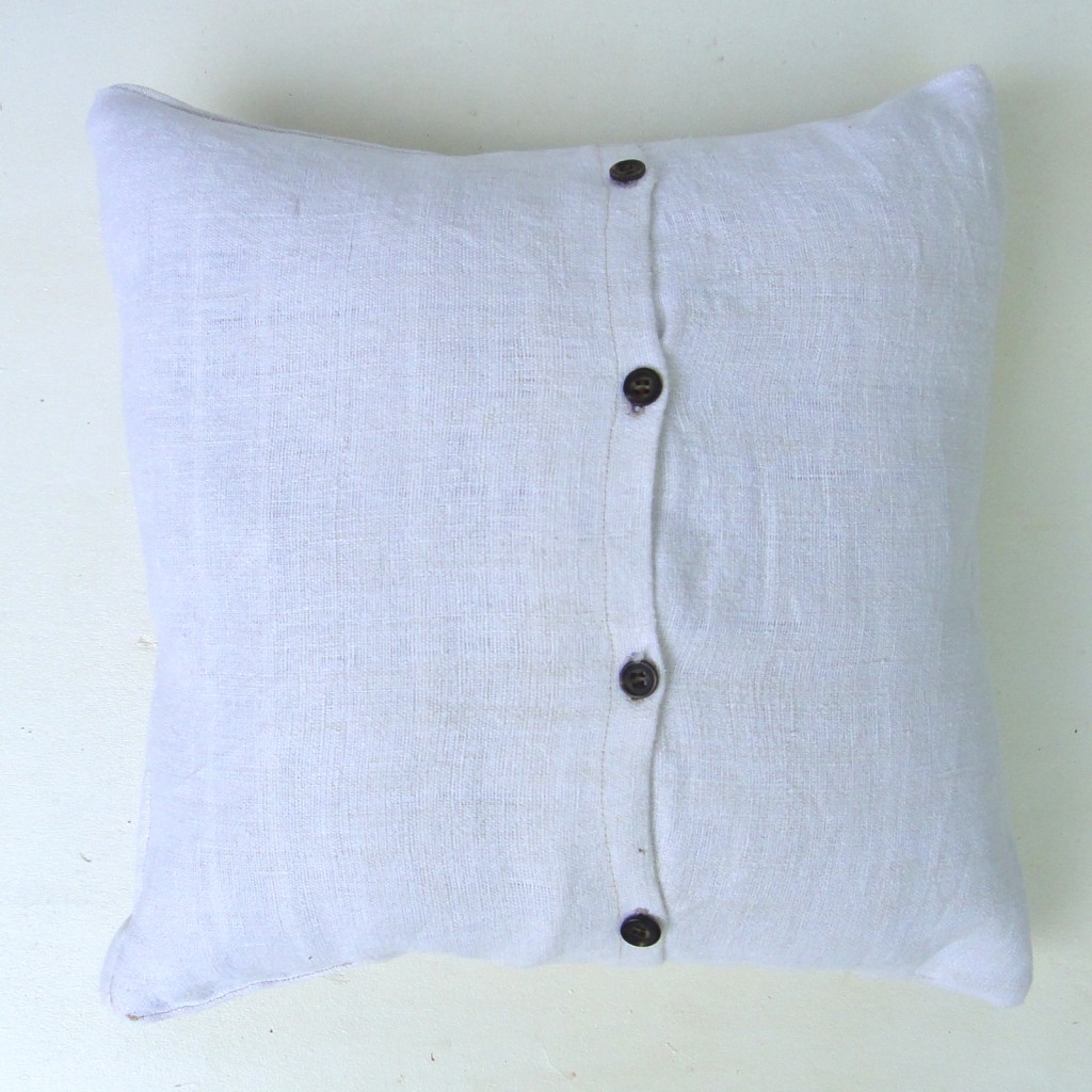 coussin carré drap ancien blanc-flot