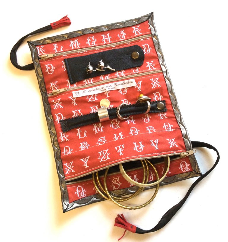 Trousse bijoux voyage - rouge alphabet