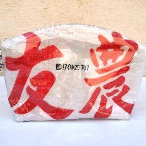 Trousse de toilette en sac de marchandise blanche/rouge-grandes lettres asiatiques