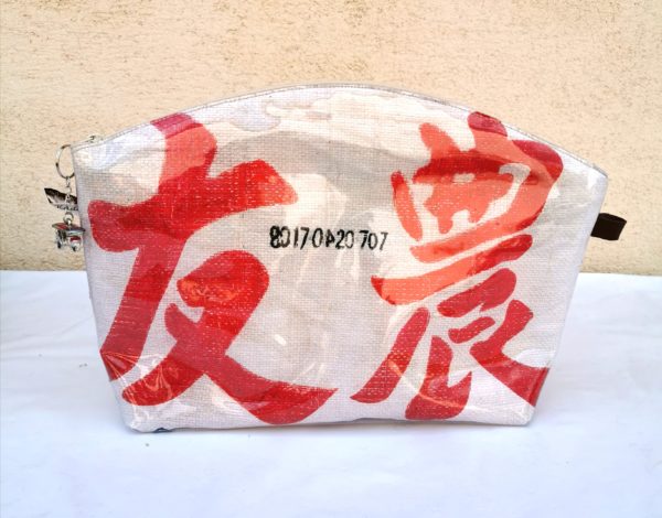 Trousse de toilette en sac de marchandise blanche/rouge-grandes lettres asiatiques