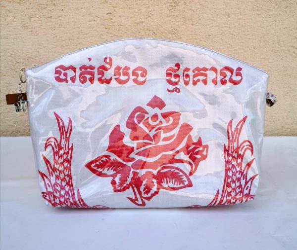 trousse de toilette en sac de marchandise rouge et blanc -fleur rose
