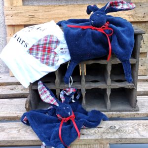 Duo doudou lapin bleu marine/écossais rouge vert blanc