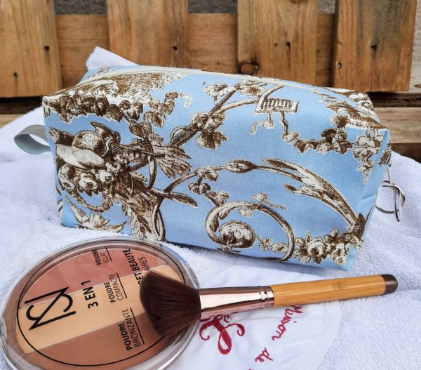 Trousse maquillage carrée-toile de jouy bleu/marron